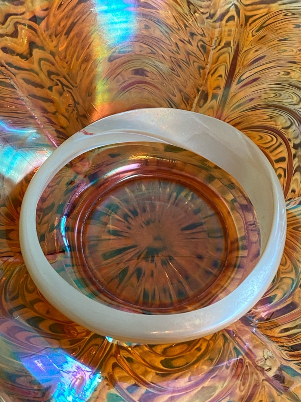 Mother of Pearl Bangle Bracelet - Picture 14 of 16